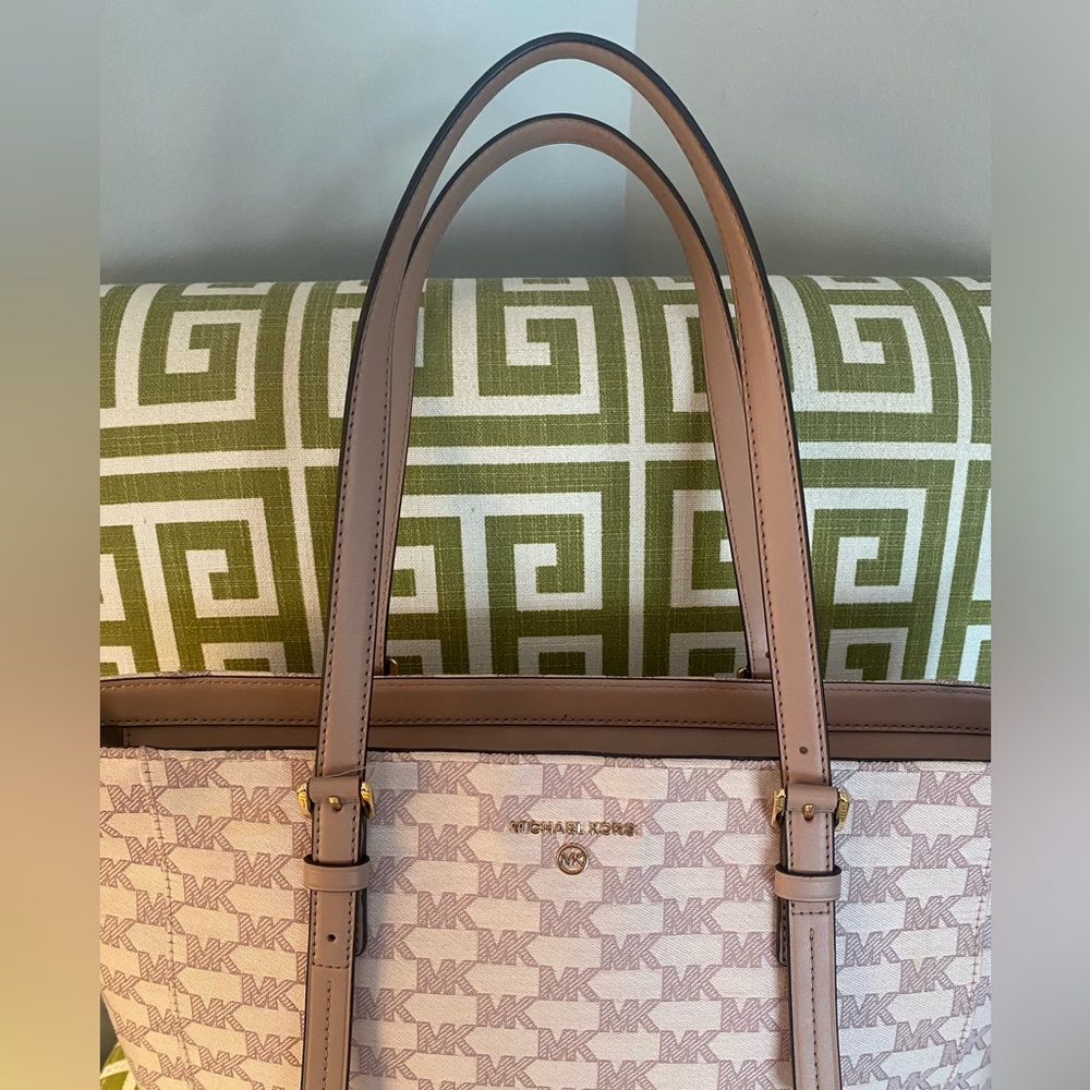 NWT! Michael Kors Aria Blush Large Signature Tote Bag - Picture 5 of 14